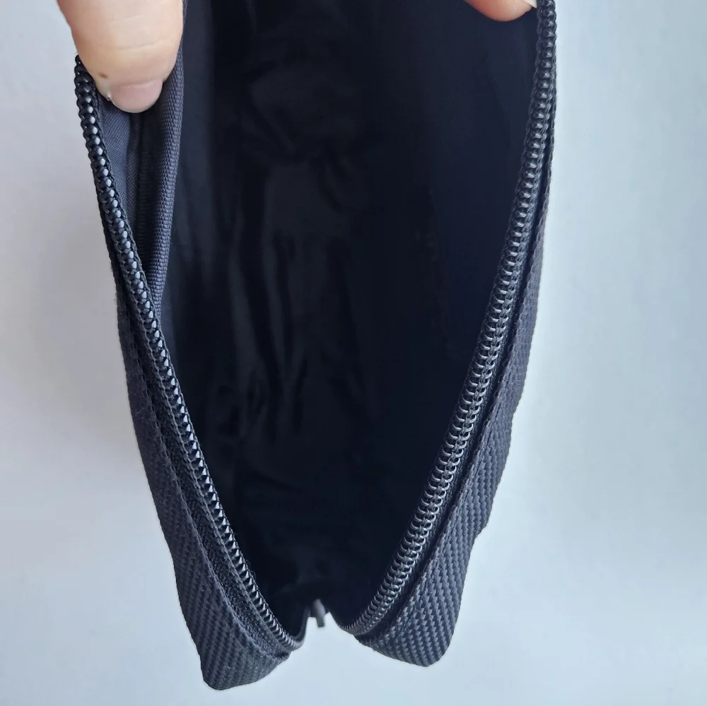 Tumi Toiletry bag - Picture 2 of 4